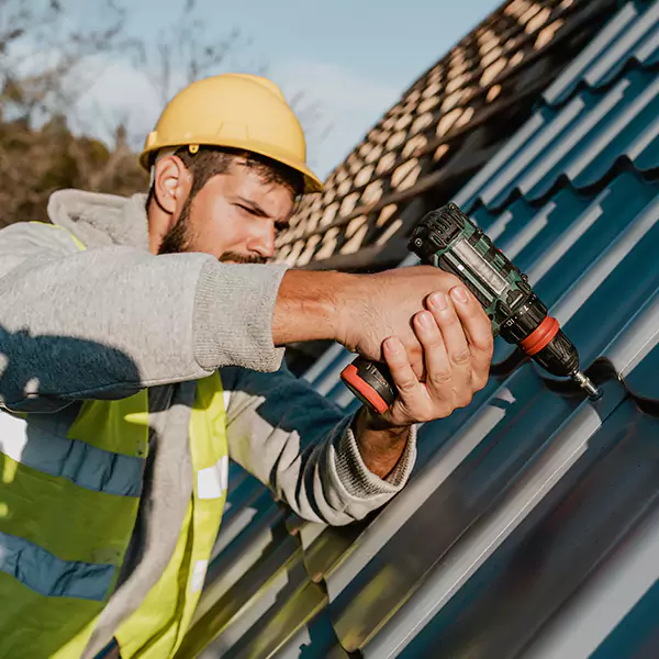 Why Edmond Property Owners Choose Edmond Roofing Pro for Metal Roof Replacement?