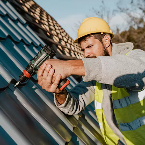 Why Edmond Homeowners Choose Edmond Roofing Pro for Steel Roof Repair Service?